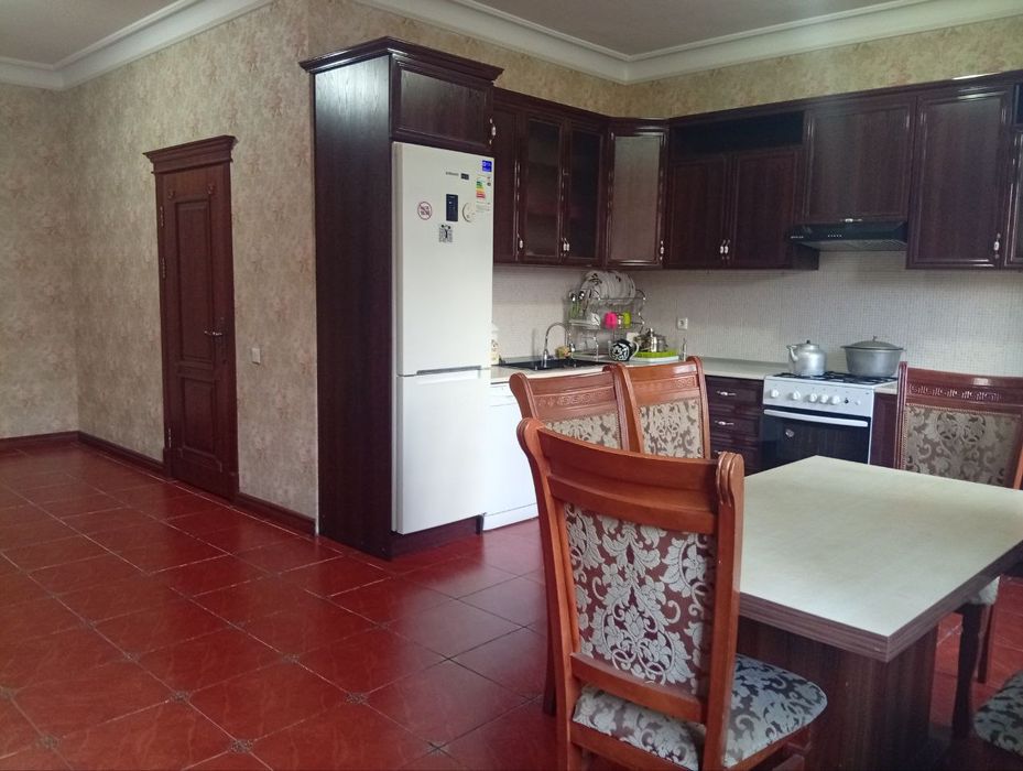 Аренда Ховли Юнусабад.Можно под офис!