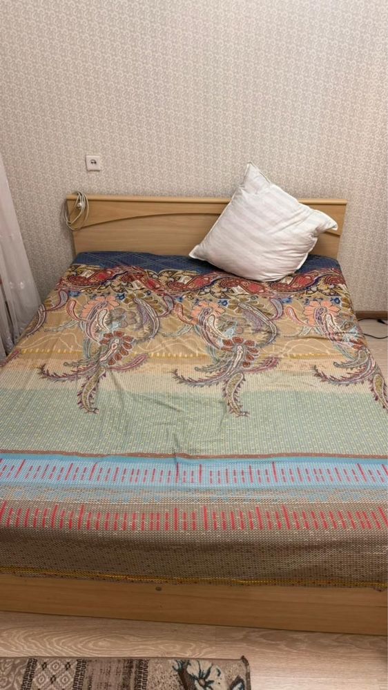 Продаеться кровать фирмы Шатура в хорошем  состояний