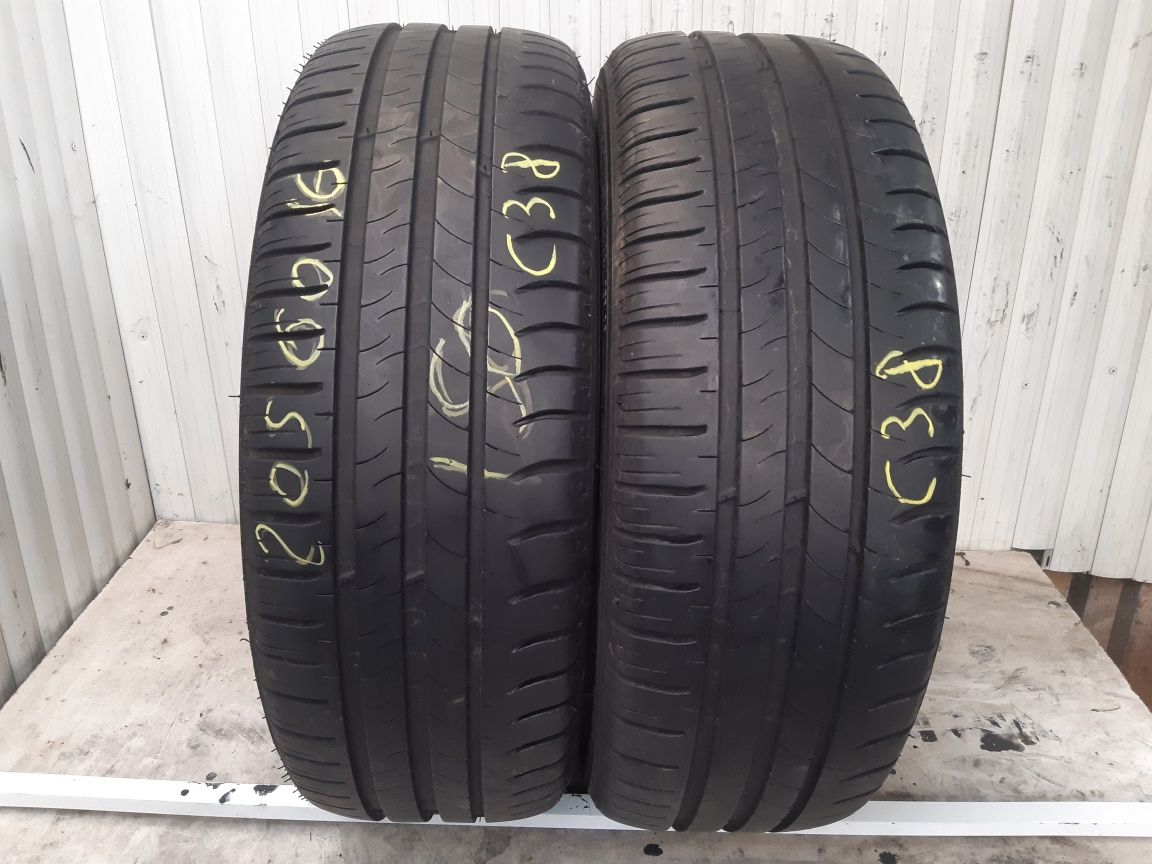 205/60/16  92H vara  2 Buc Michelin ENERGY SAVER DOT 4215  300 RON