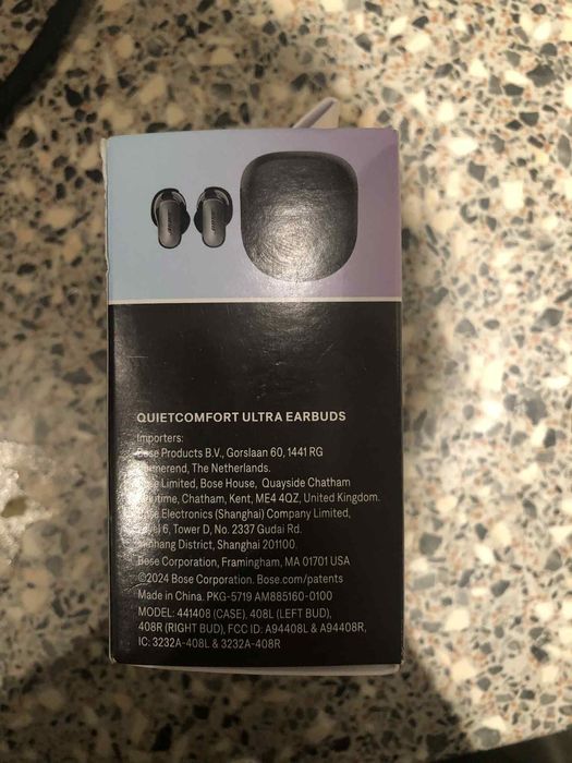 Casti wireless Bose QuiteComfort Ultra Earbuds.