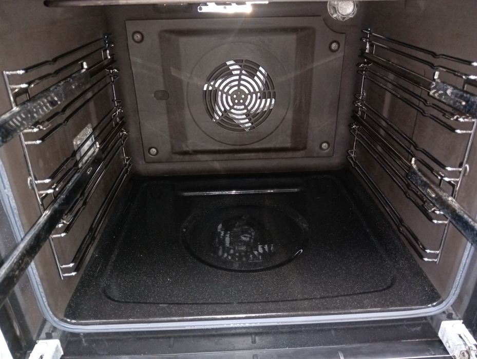 Свободно стояща печка с керамичен плот Voss с 2 години гаранция!