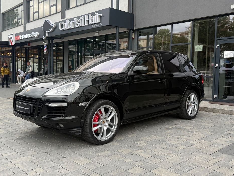 Porsche Cayenne Porsche Cayenne Turbo 4.8 PDCC- Dark Olive Green - istoric Porsche