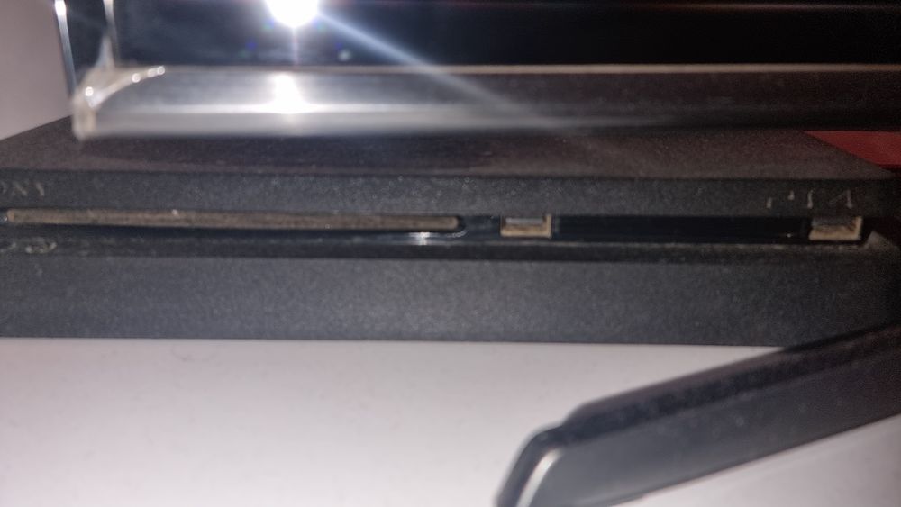 Vând ps4 slim in stare buna