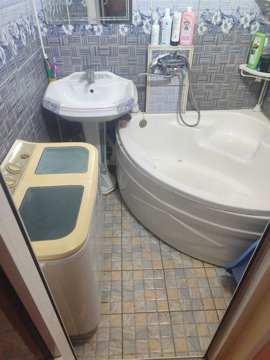 Продаётся 2х комн квартира на 2 этаже Ор-р   5 микрорайон