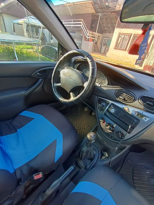 Ford focus 2003.