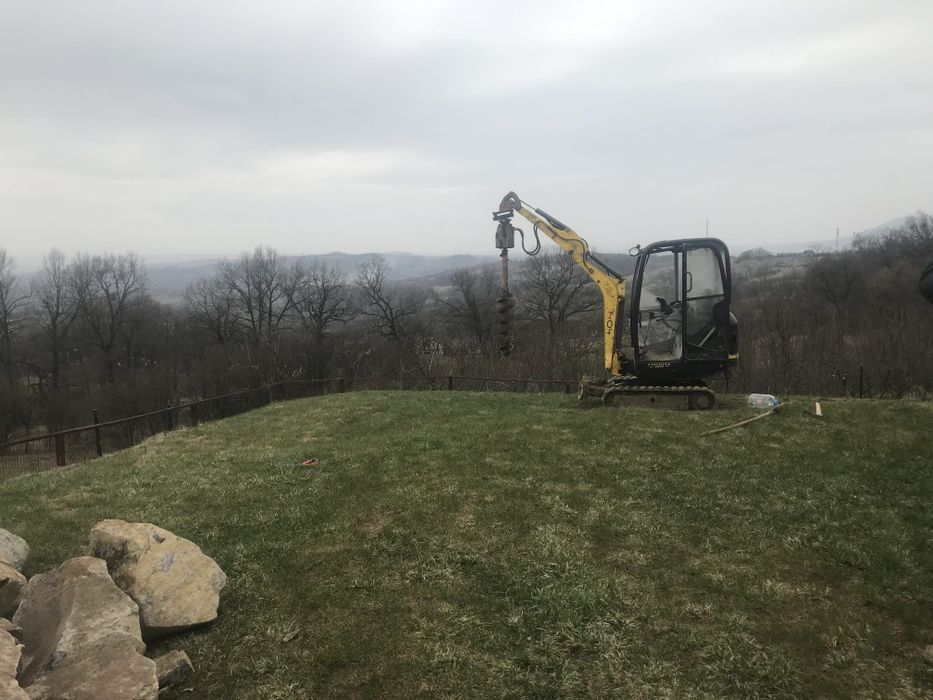 Execut lucrari cu miniexcavtor consolidari cladiri vechi