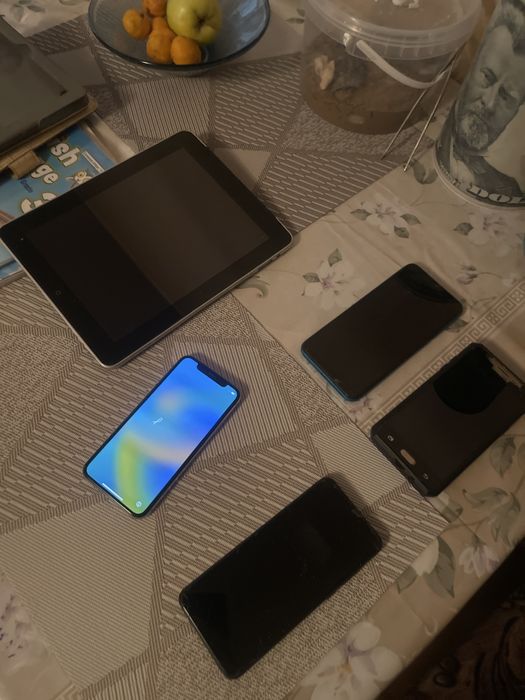 Iphone , samsung , ipad , redmi ,