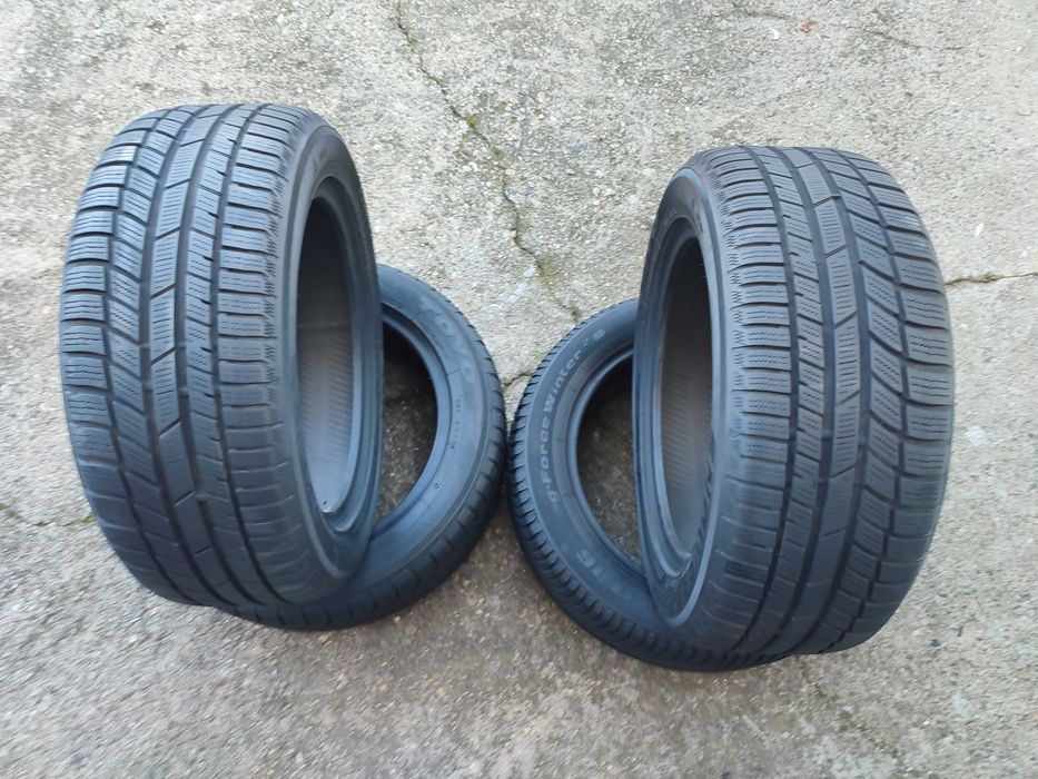 2 бр. 205/55/16 зимни гуми Toyo