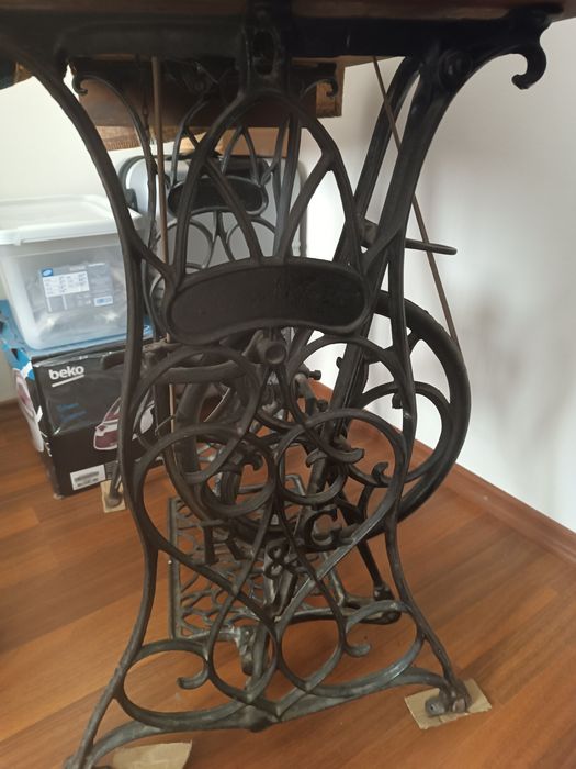 Mașină de cusut singer