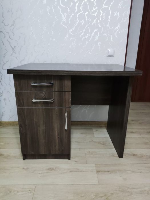 Продам письменный стол