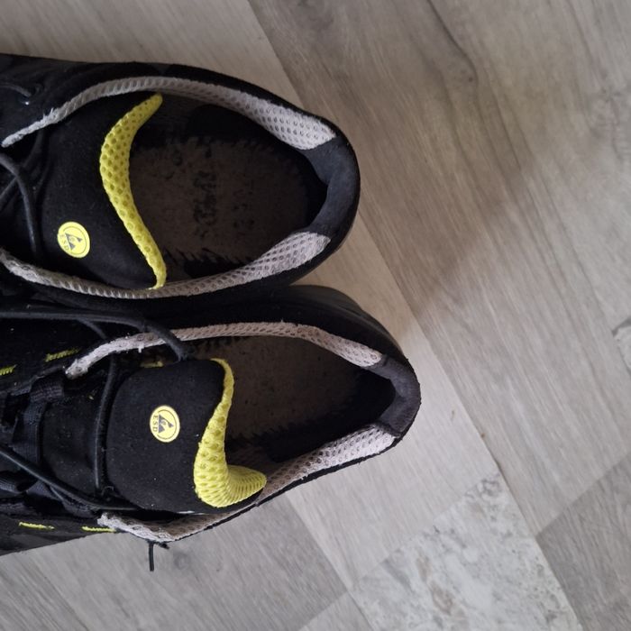 Bocanci de lucru cu bombeu Uvex nr 43