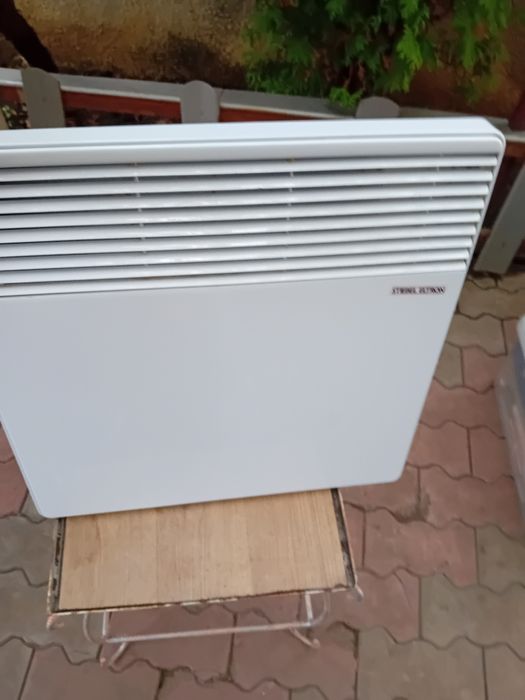 Radiator cu prindere pe perete cu 6 trepte de încălzire.