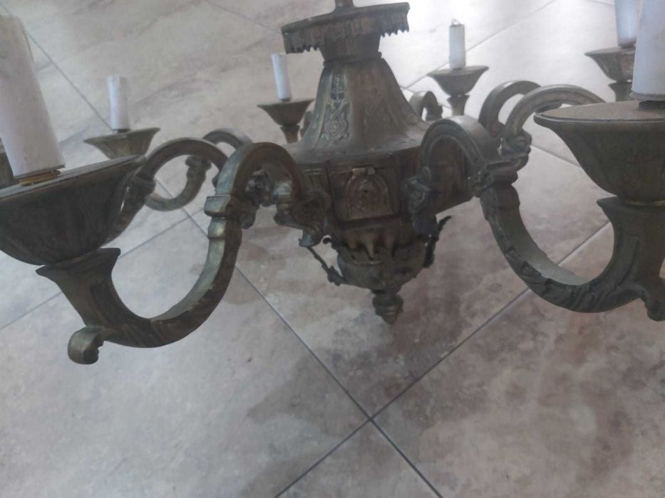 De vanzare candelabru, vechi  din bronz cu 8 brate