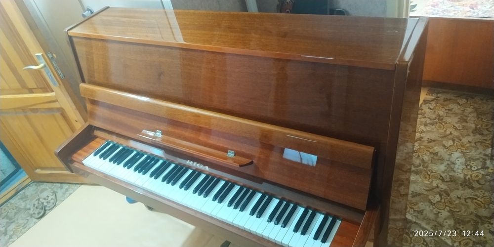 Продается пианино RIGA