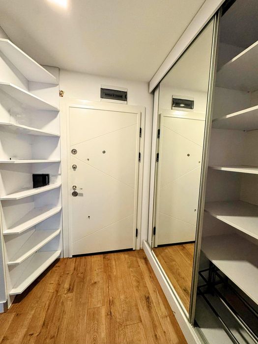 Просторен двустаен апартамент в жк. Христо Смирненски