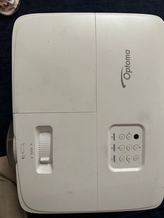 Продам или обменяю проектор Optoma