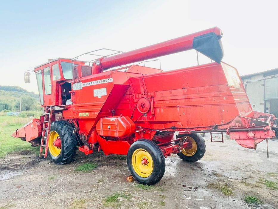 Vand /Dezmembrez combina Massey Ferguson 750