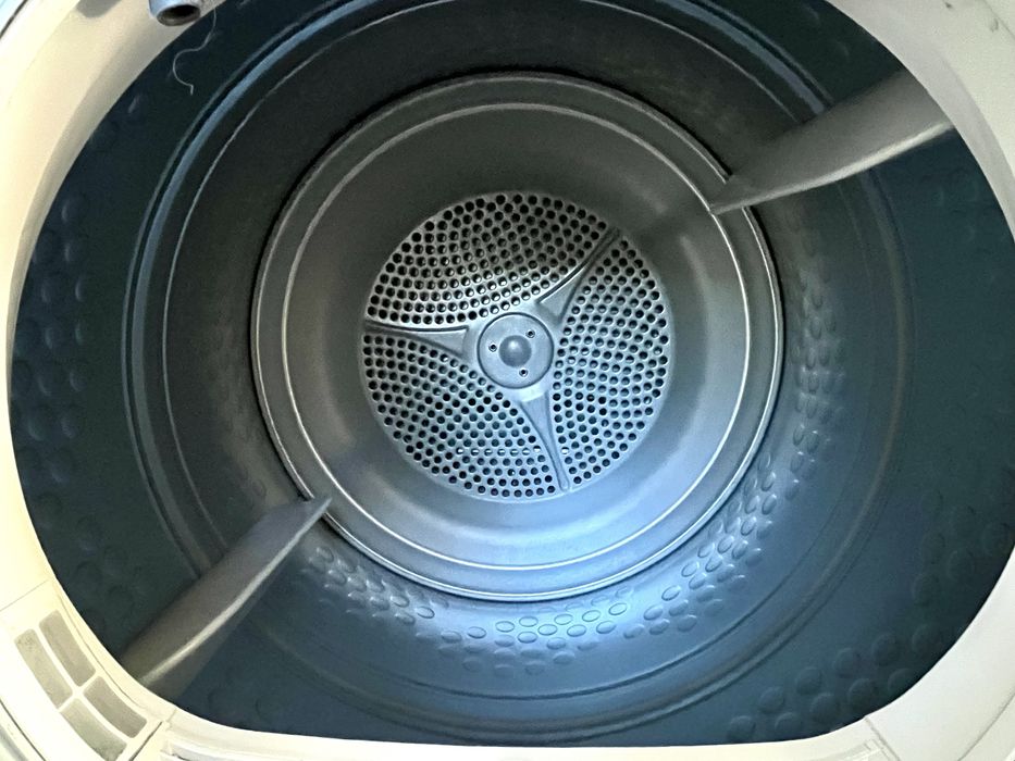 Сушилня за дрехи Hoover  DX C10DCE