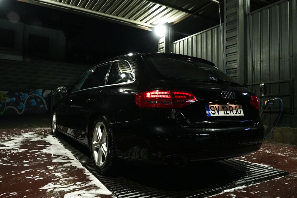 Audi A4 B8 • 2.0 TDI 143 CP • Xenon • Trapa panoramică
