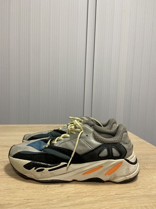 Оригинални Yeezy 700