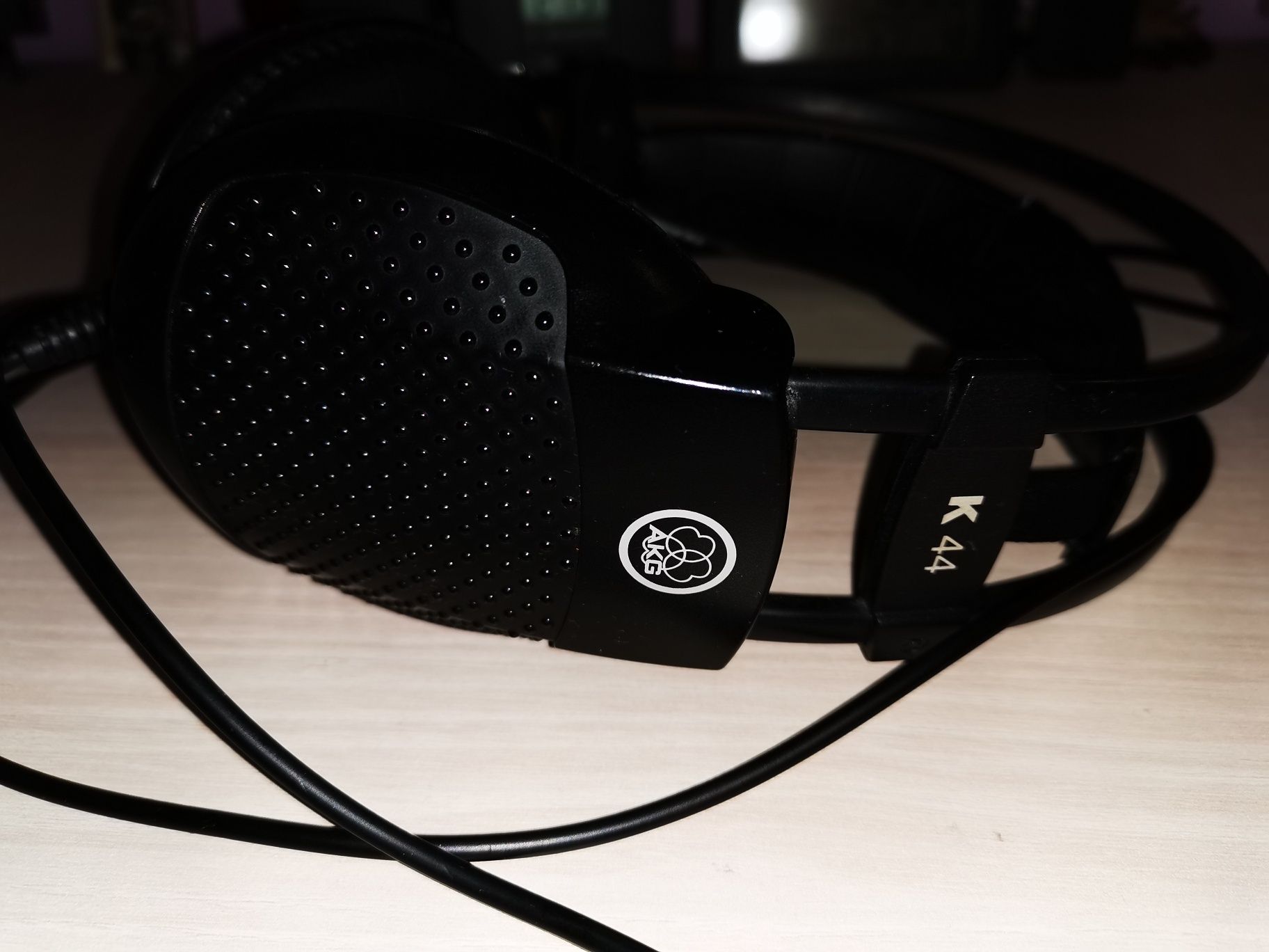 Casti over ear AKG K44