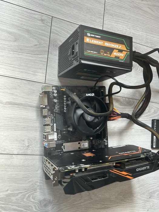 Vand/Schimb kit pc gaming cu xbox series s + diferenta