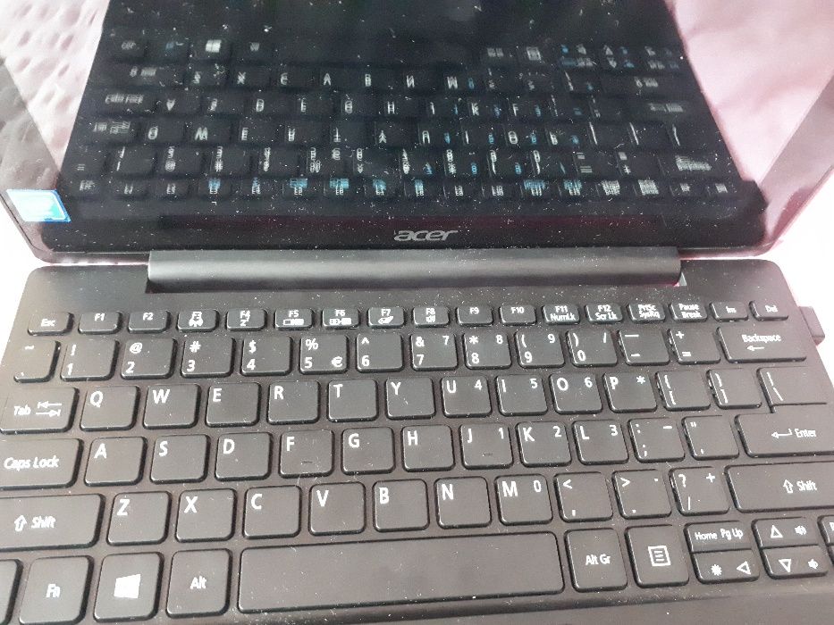 Ultrabook 2in1 - Laptop si tableta