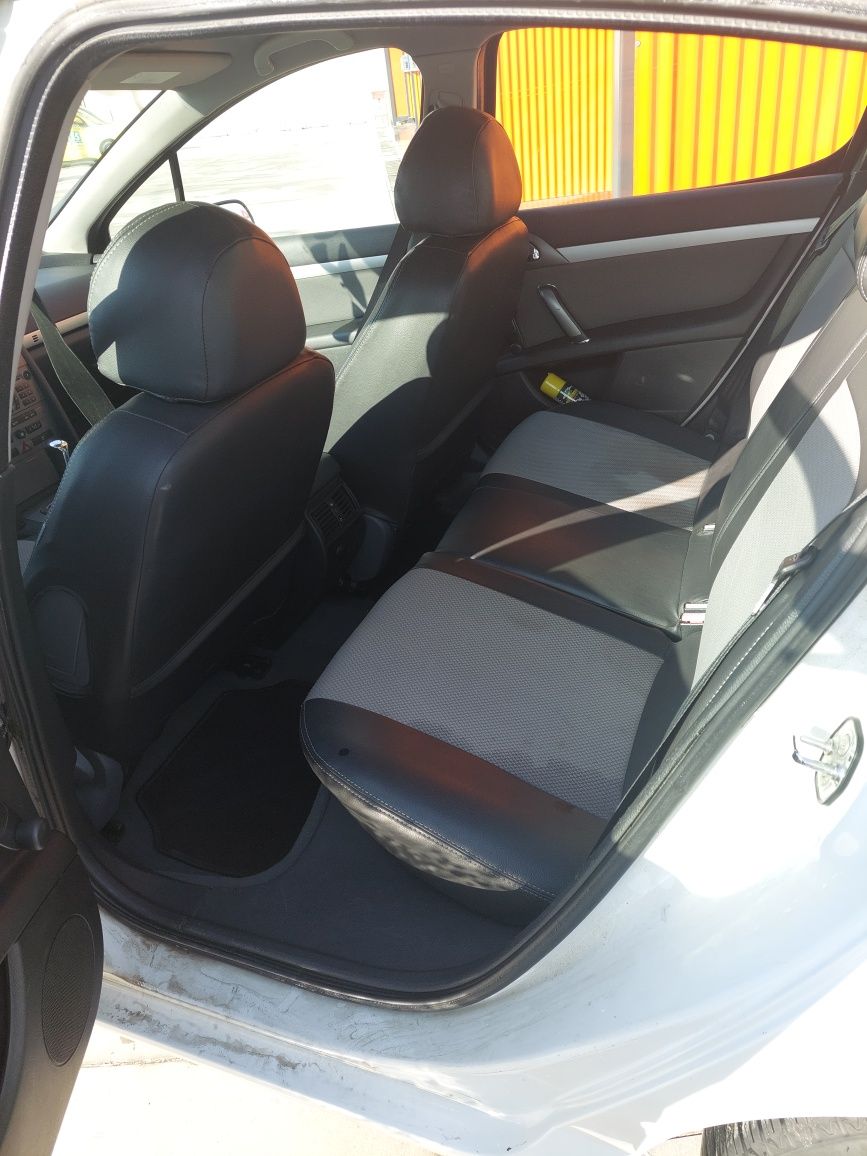 Peugeot 407  2.0HDI