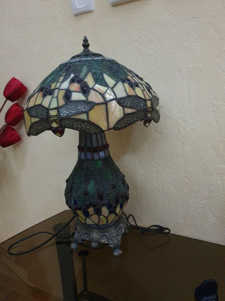 Настольная лампа ручной работы витража по технологии Тифани