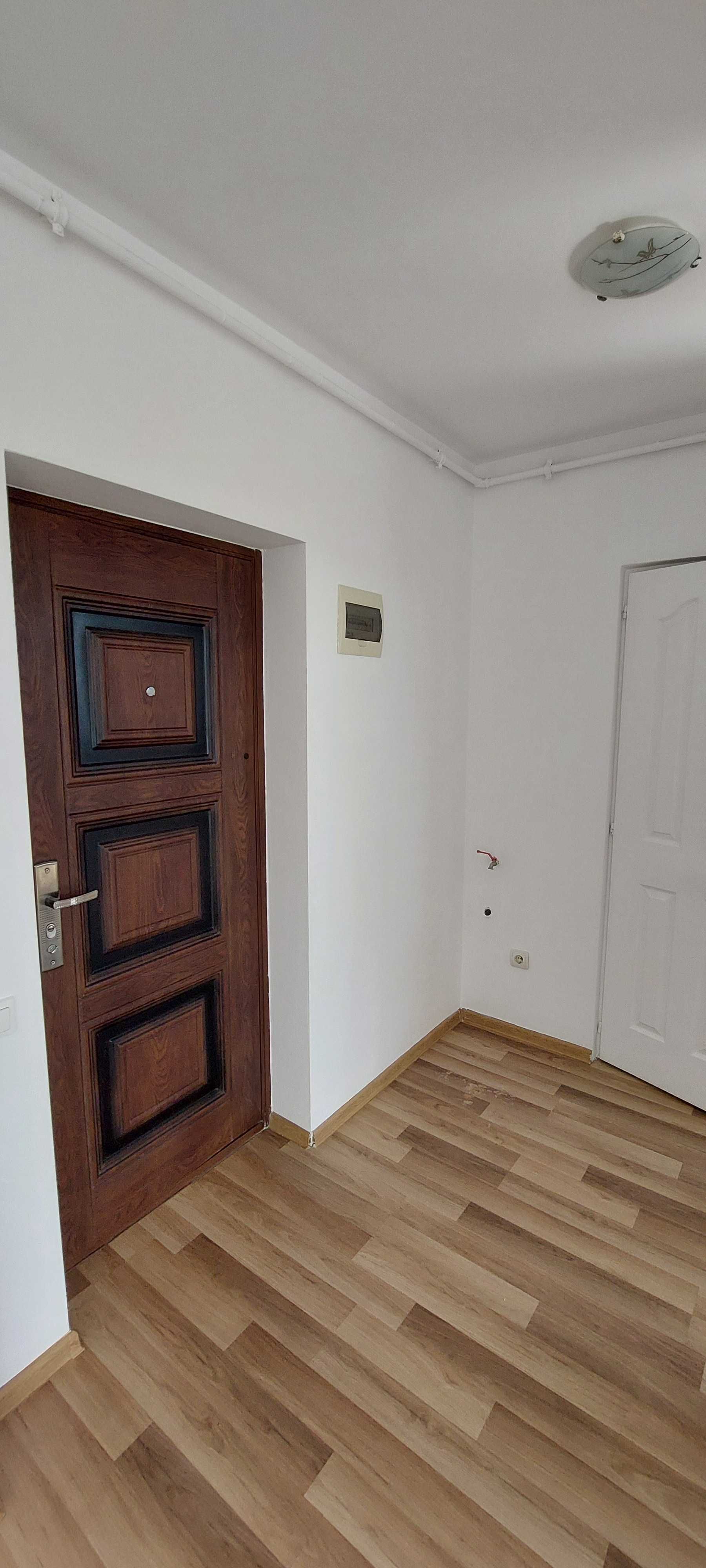 Particular vînd appartement În bloc nou pe Victor Babes