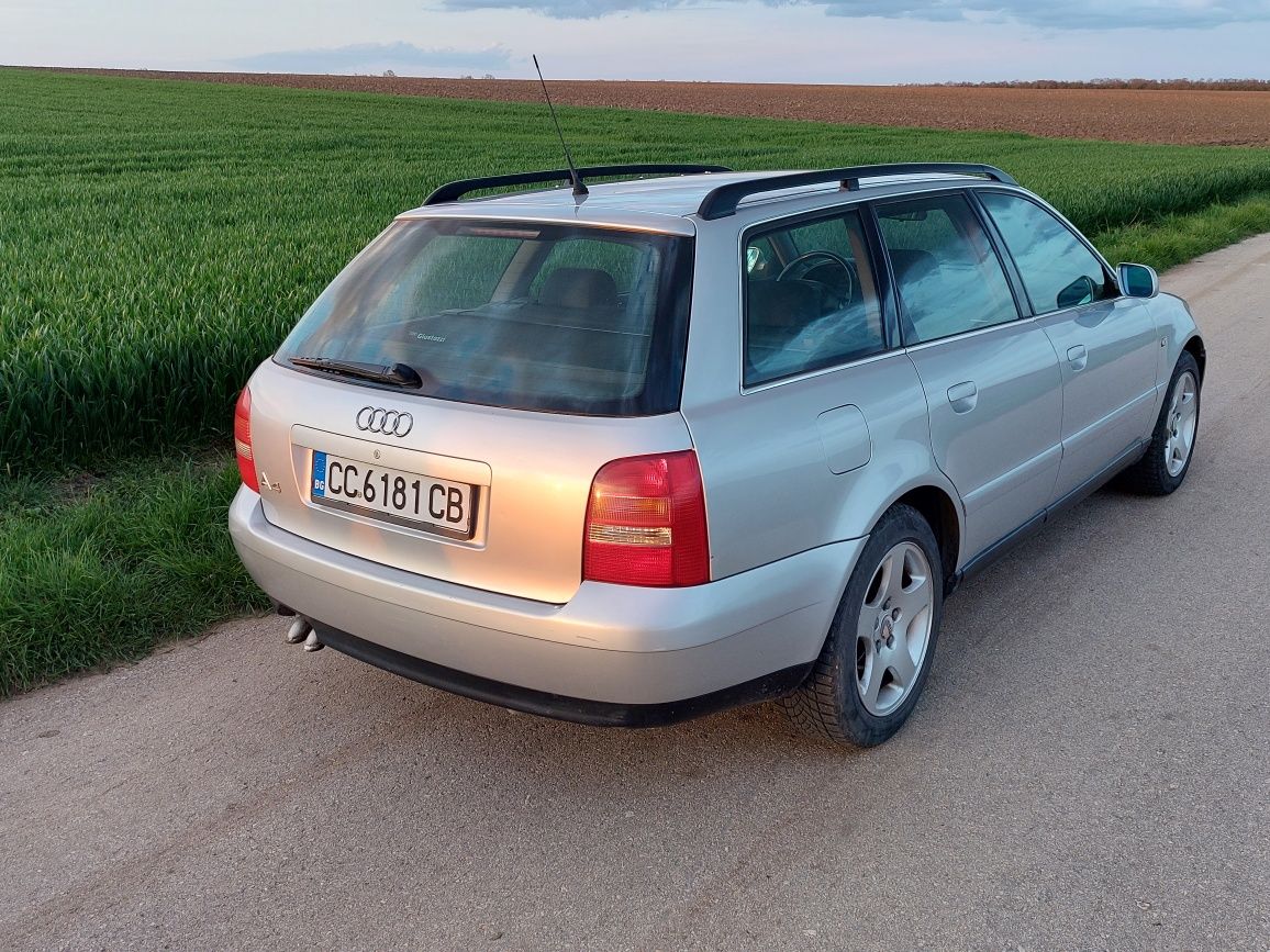 Audi A4, 2001 година