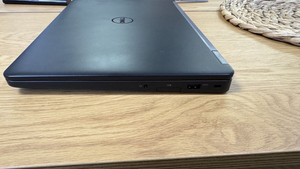 Dell e5470 8 ram 256 DDR4 i5vpro 14 inch
