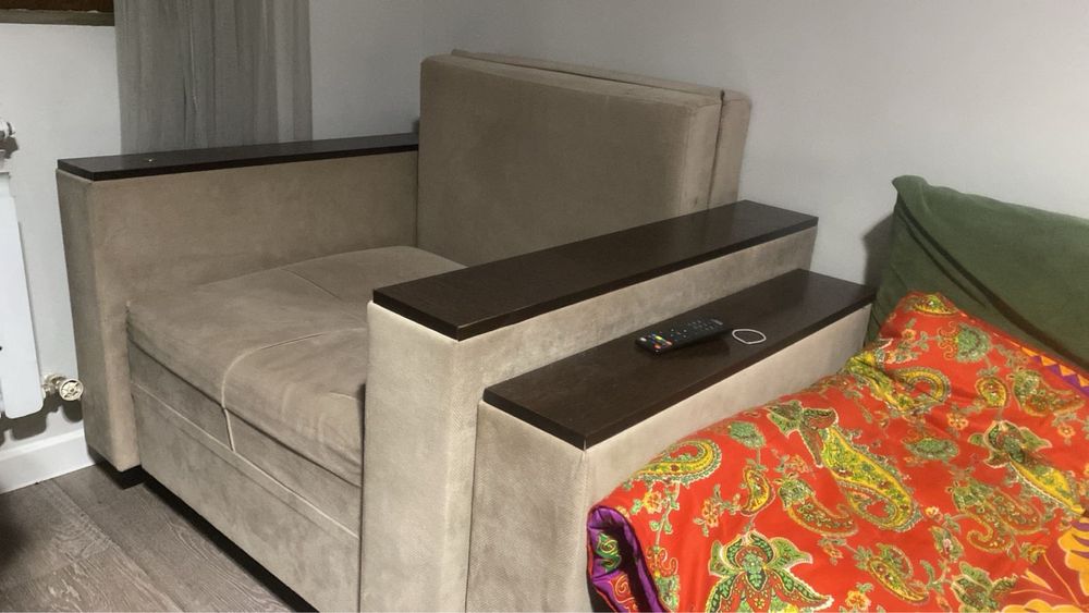 Продам диван с креслом