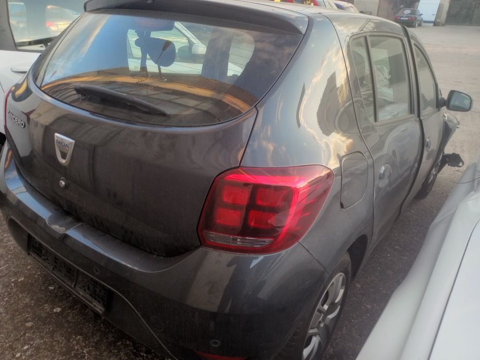 Дачия Сандеро 0.9турбо 2019г фейс,нави на части 48000кн