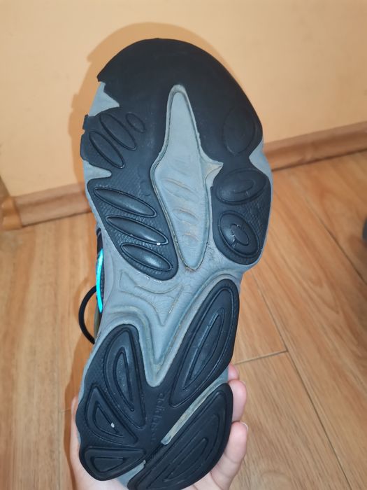 Adidasi: Adidas ozweego