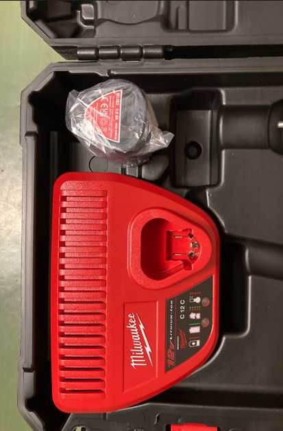 Bormasina Autofiletanta MILWAUKEE M12BLDDDRC-202C 12V, GARANTIE 3 ani