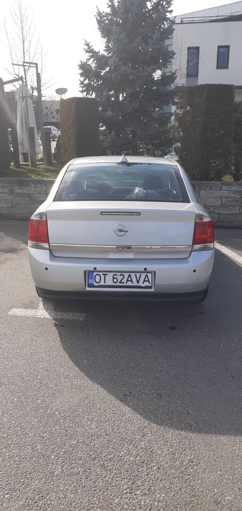 Opel vectra c argintiu metalizat