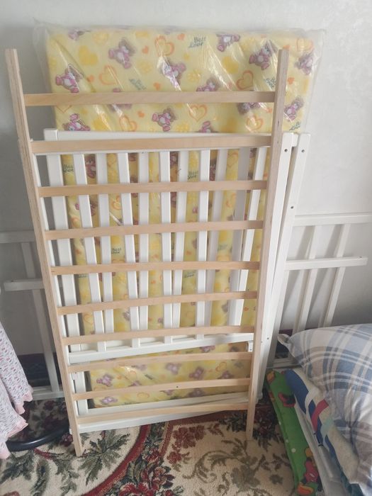 Санки новые, велосипед и кровать б/у