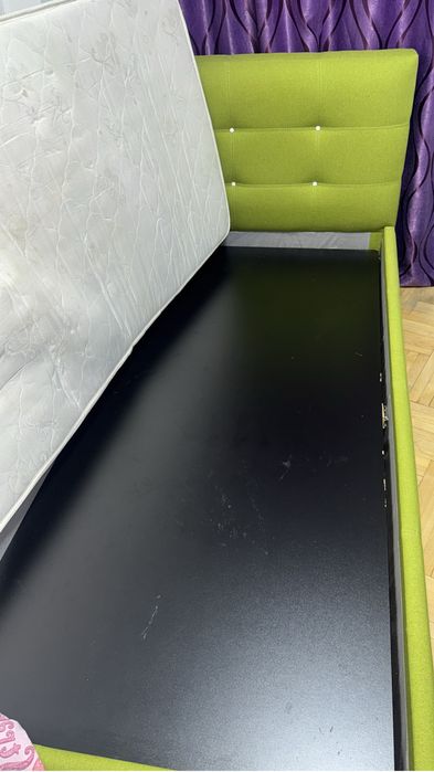 Pat tapitat hamar verde  cu tablie inalta pentru o persoana 100x200 cm
