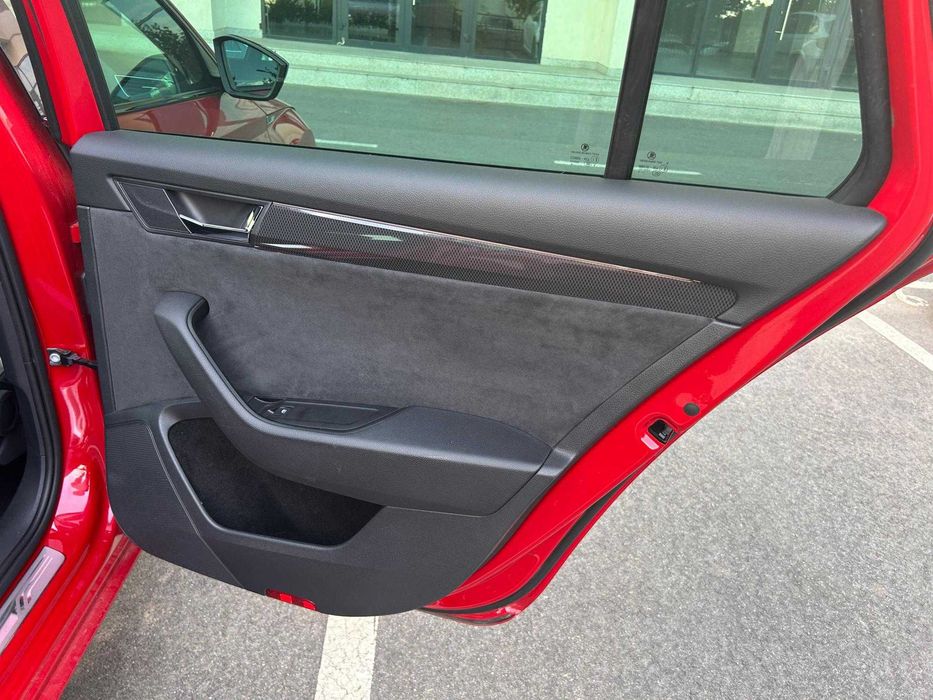 Skoda Superb Combi 2.0 TDI Sportline