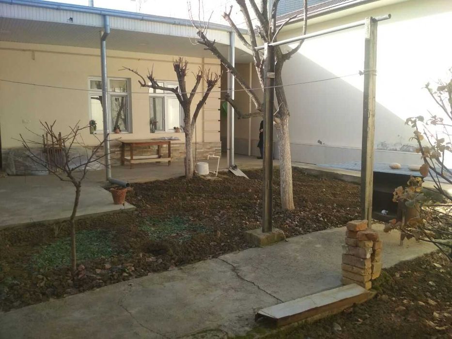 ШИНАМ Ховли СОТИЛАДИ Авайхон м.ф.й. 3.2 сотик 4 хона М. Улугбек рн