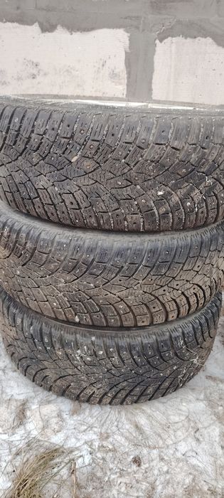 Продам зимние шипованные шины