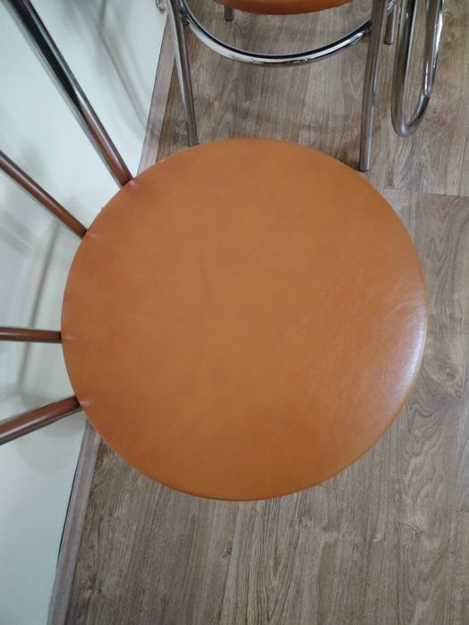 Masă extensibila cu 6 scaune