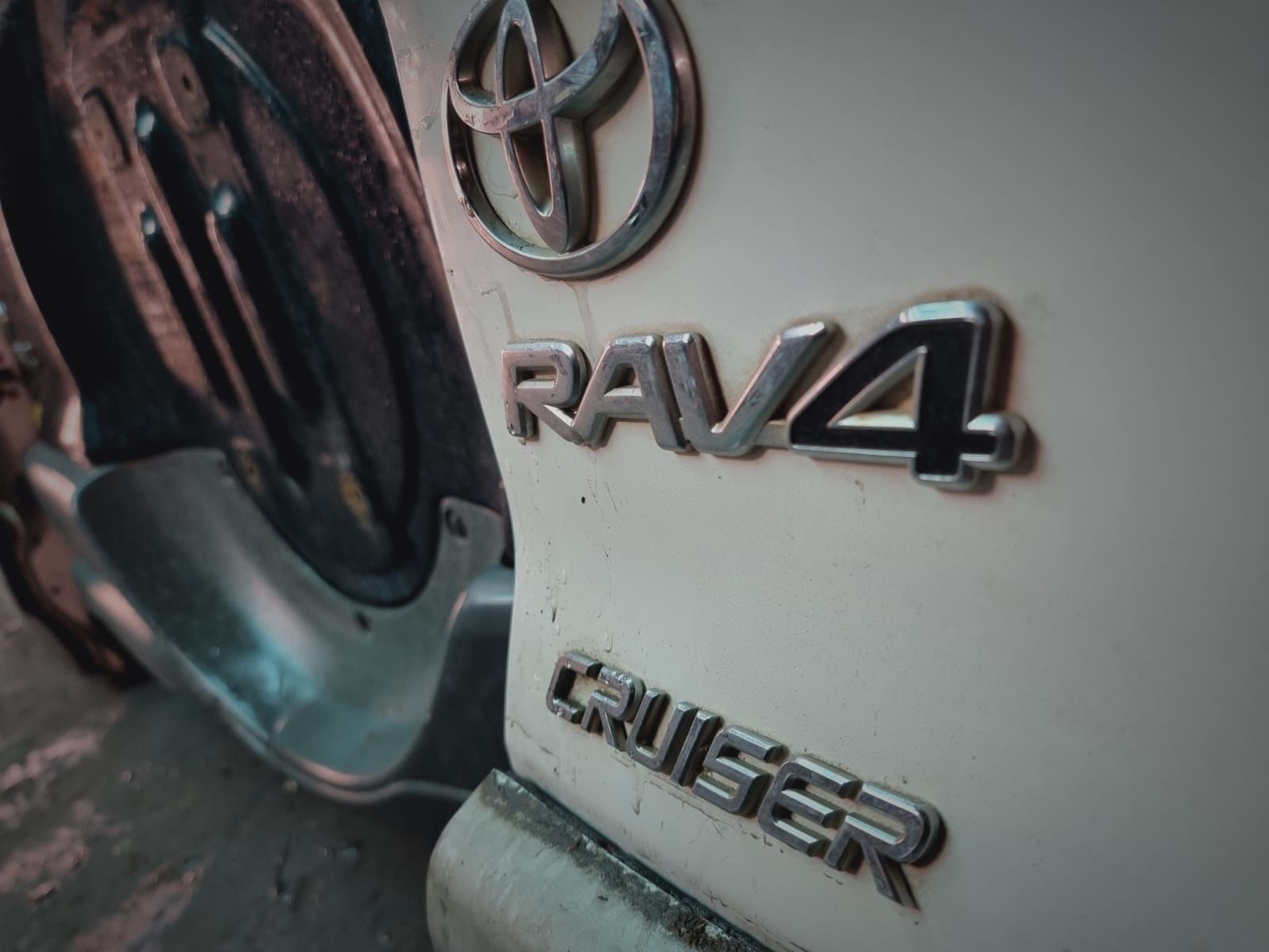 Крышка багажника Toyota Rav 4 (20кузов)