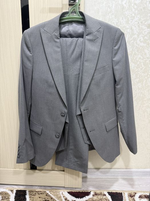 Продам тройку костюм