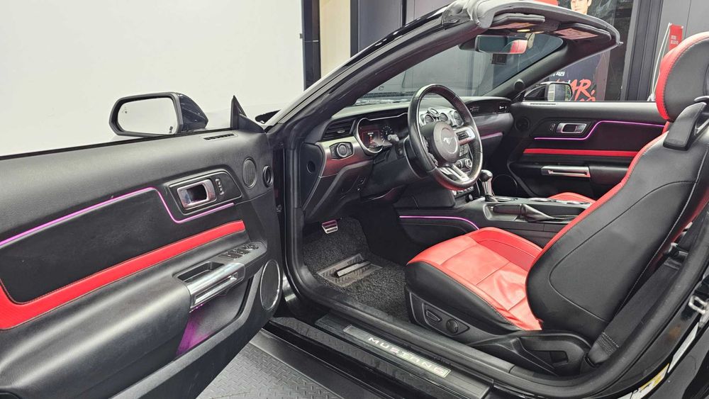 Ford Mustang Convertible — 2020 год