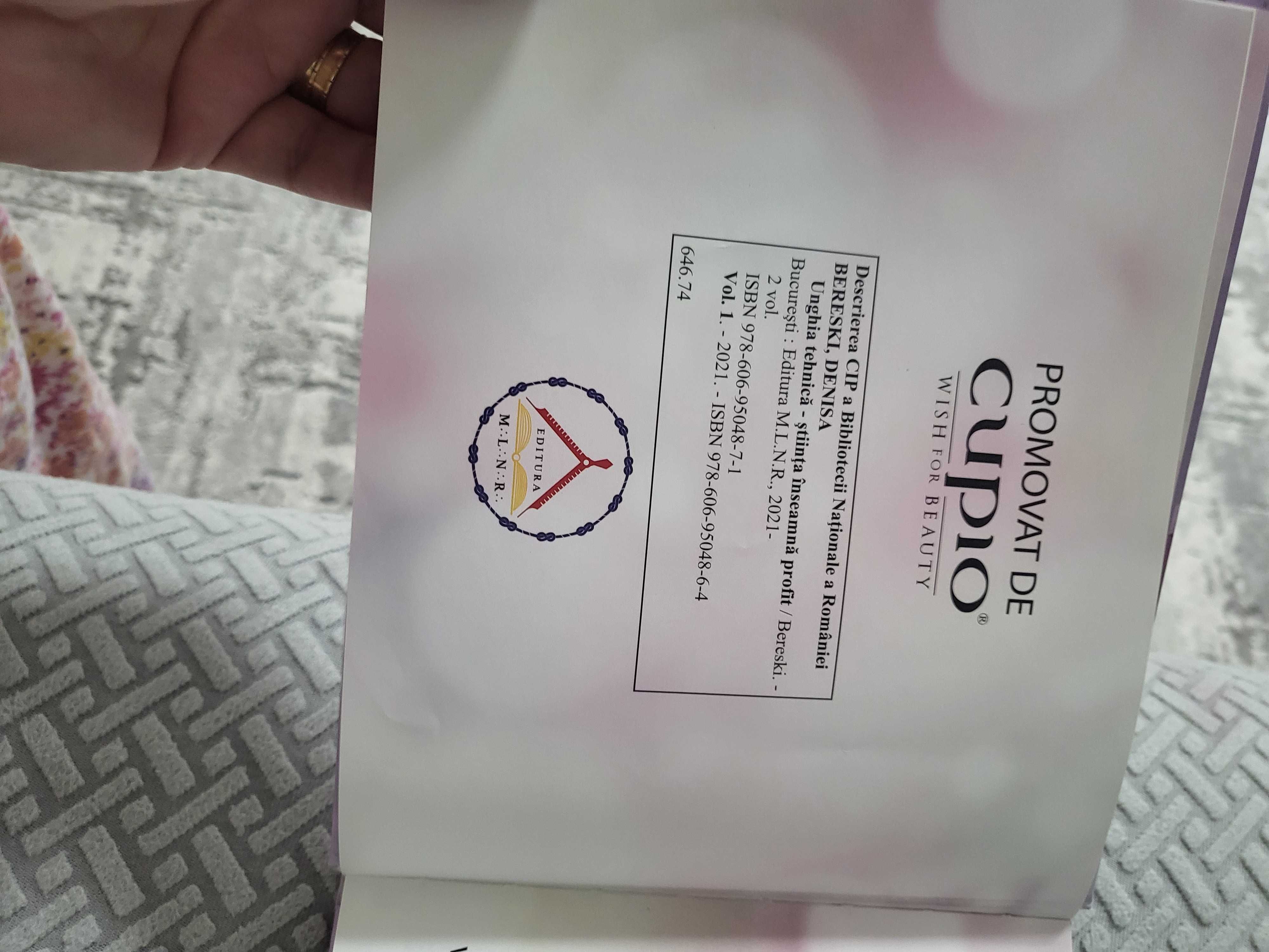 Carte unghii ...