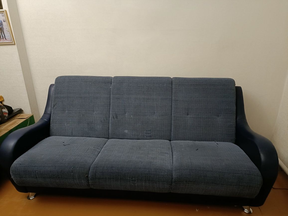 Продам диван + 2 кресла