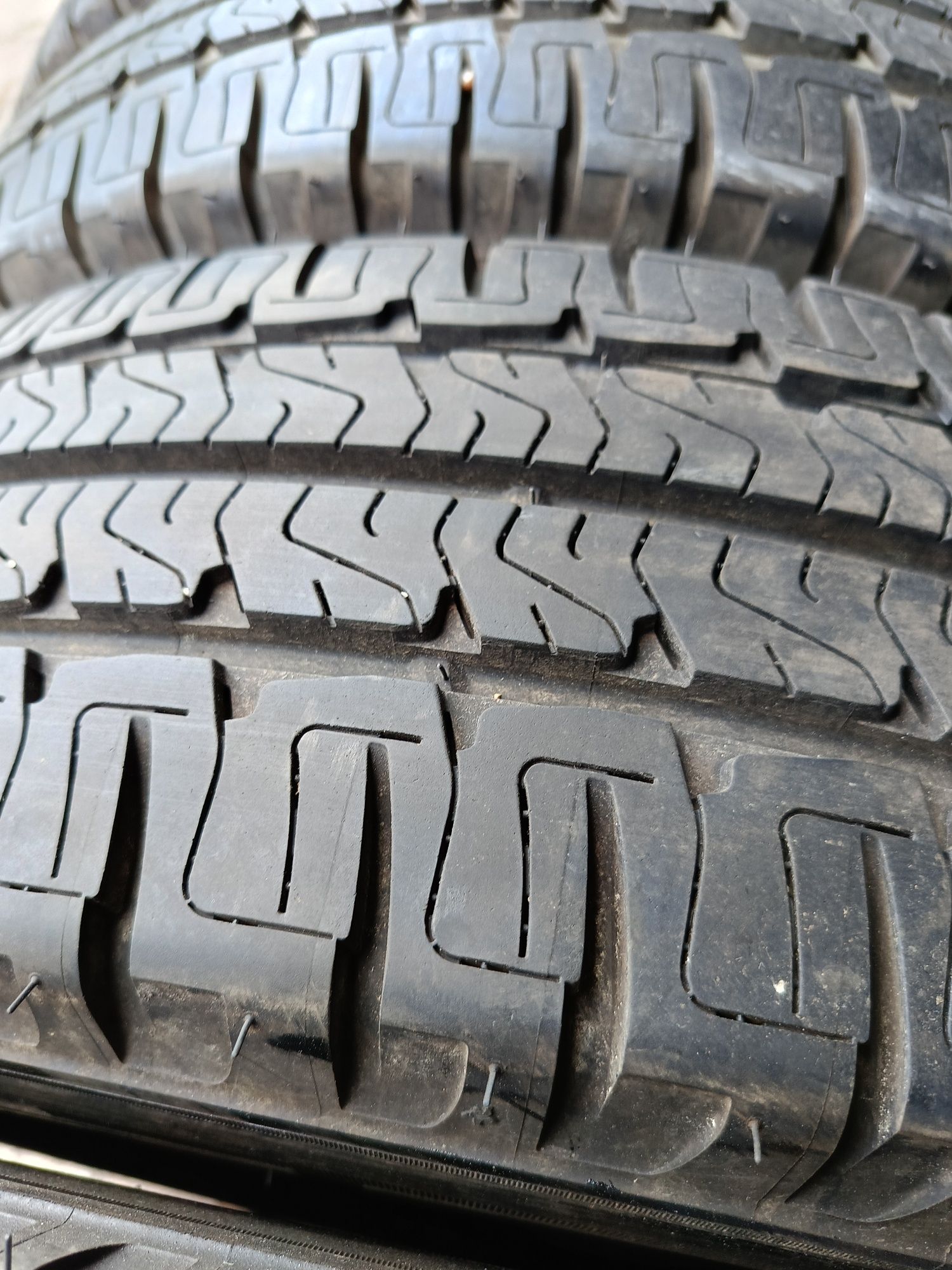 БУСОВИ -2023г.-16цола-225/75-1бр.-220лв."MICHELIN"-като нови