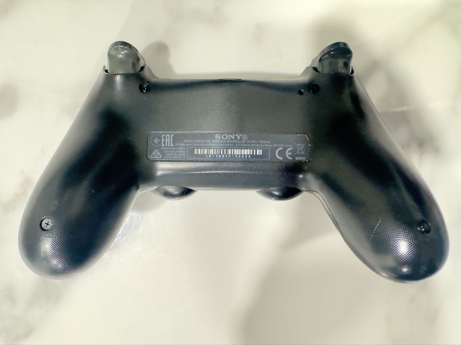 Геймпад ps4 v2,dualshock4 v2,отс,продам или обменяю